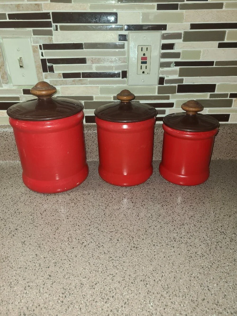 VTG West Bend 3 Aluminum Nesting Canisters & Lids Retro Mid Century Red & Brown